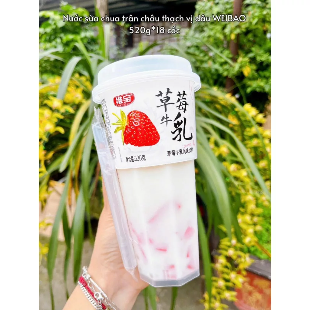 Sữa chua hoa quả vị dâu 520 ml